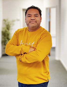 Dave Tuladhar Holmfred