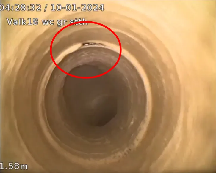 Relinet faldstamme med revne i coatingen fundet ved tv-inspektion